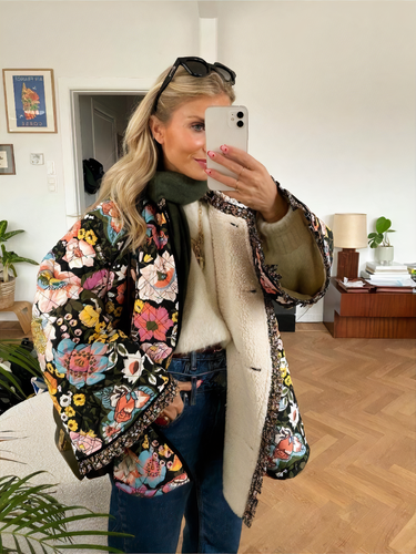 EB | Künstlerische und einzigartige Jacke für Frauen