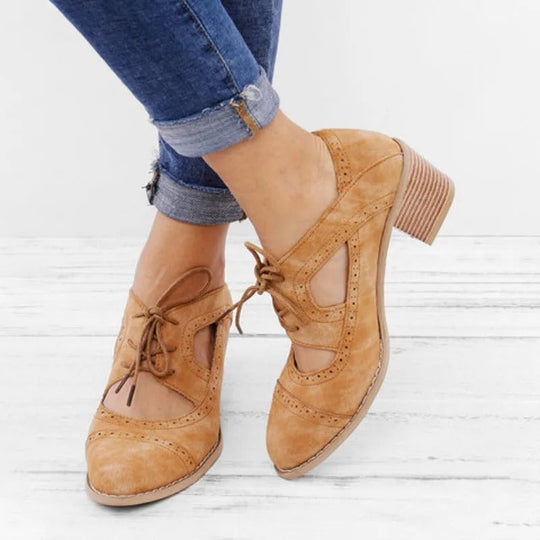 Schmal zulaufende Lederschuhe EB