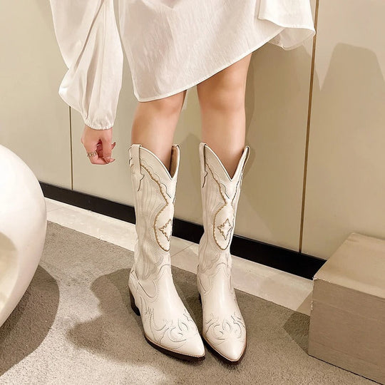 Bestickte Stiefel bis zur Mitte der Waden für Frauen EB
