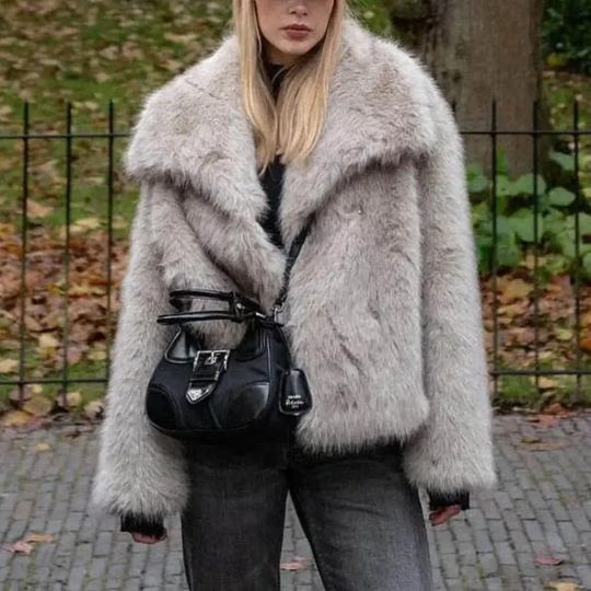 EB | Glam Faux-Fur-Jacke