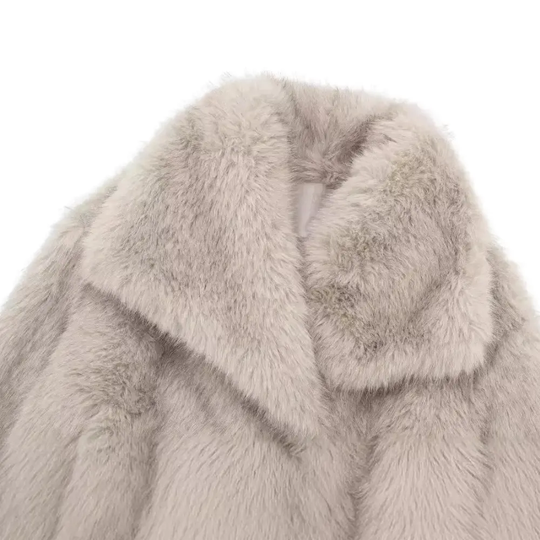 EB | Glam Faux-Fur-Jacke