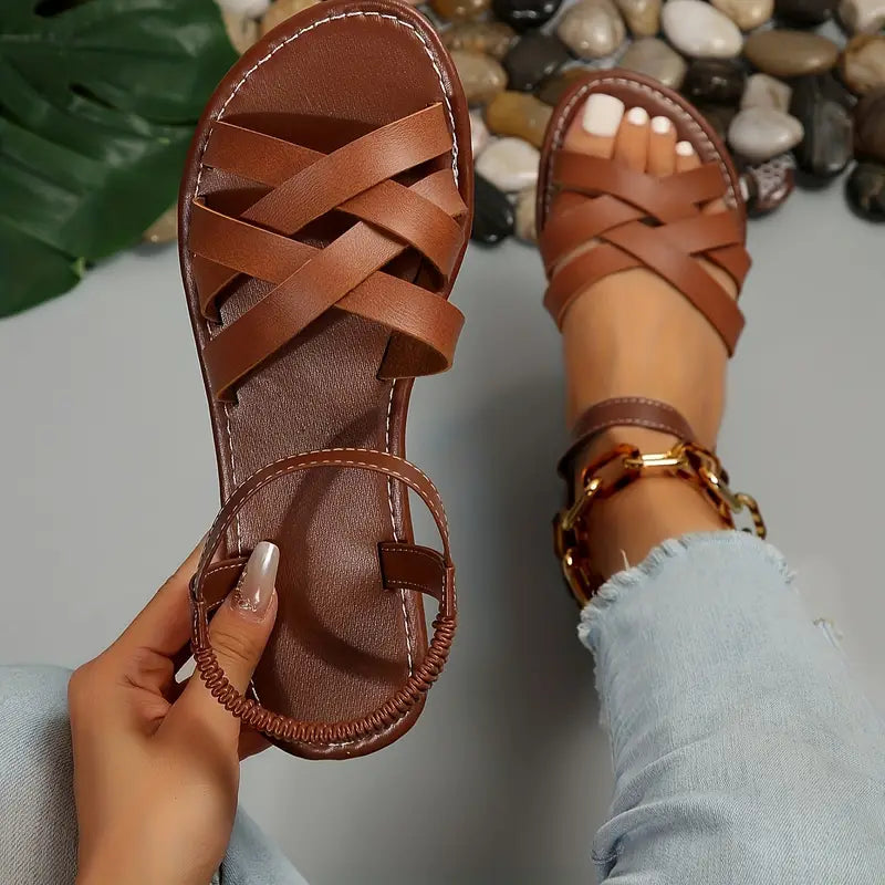 EB | Geflochtene Flache Sandalen