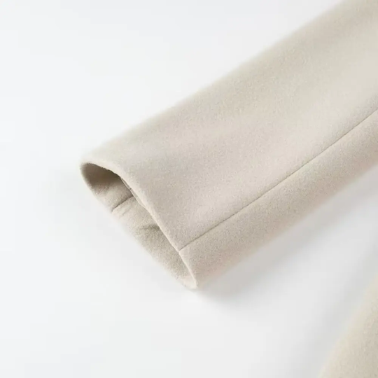 EB | Quasten Blends Mantel