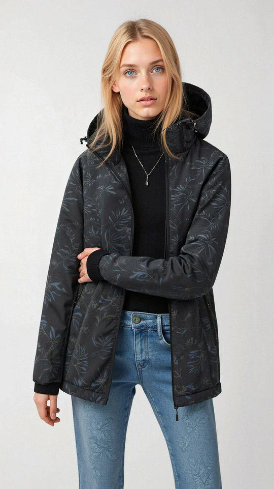 EB | Die Bedruckte Outdoor-Jacke mit Kapuze für Aktive Tage mit Stil