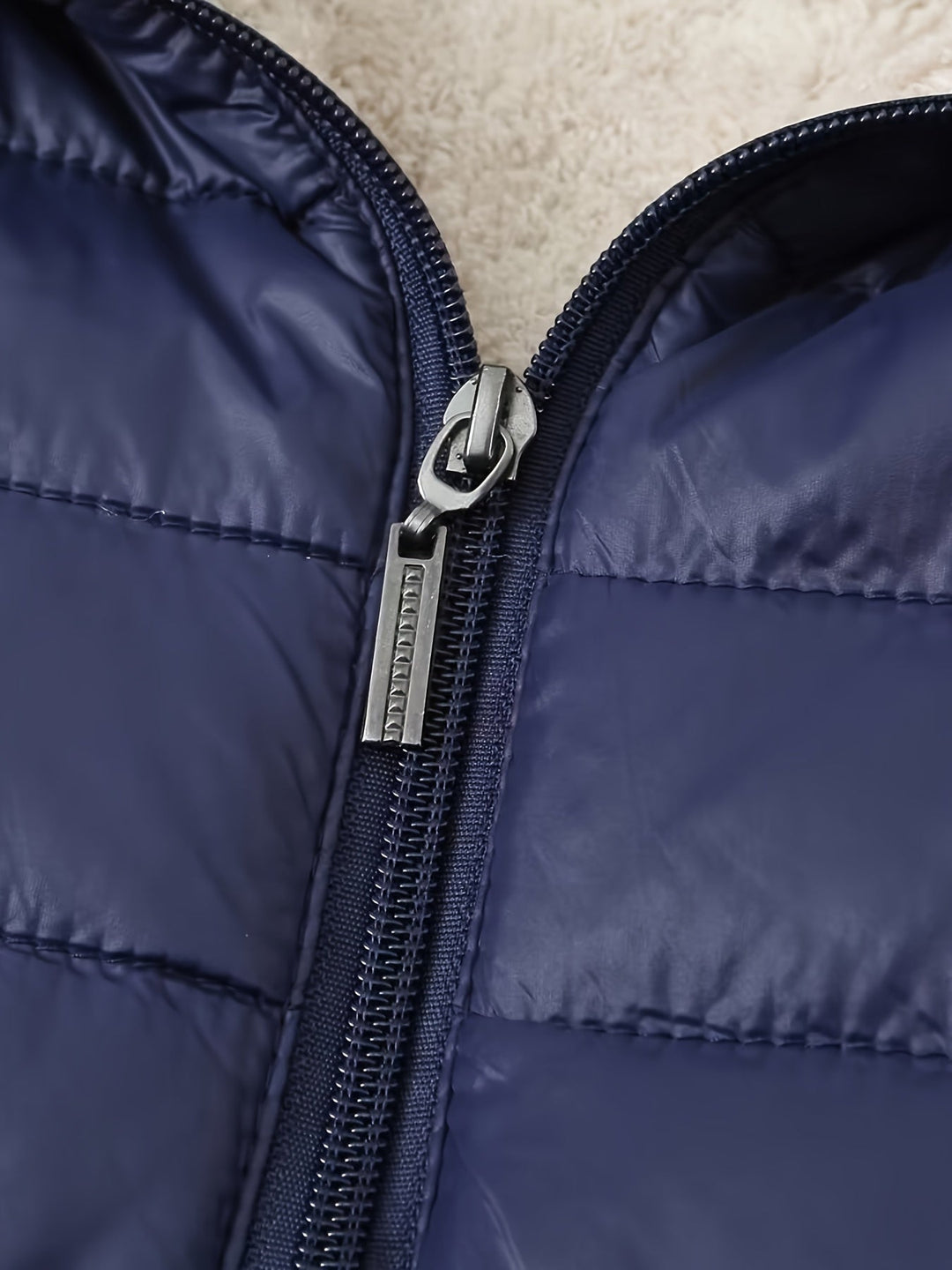 EB | Warme Puffy-Jacke mit Reißverschluss und Kunstpelzfutter