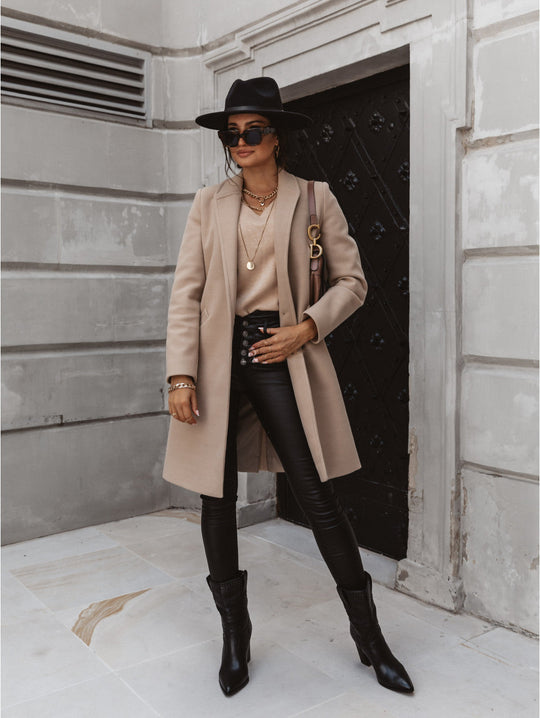 EB | The List Burgunder Mantel
