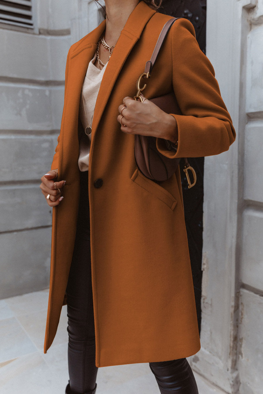 EB | The List Burgunder Mantel