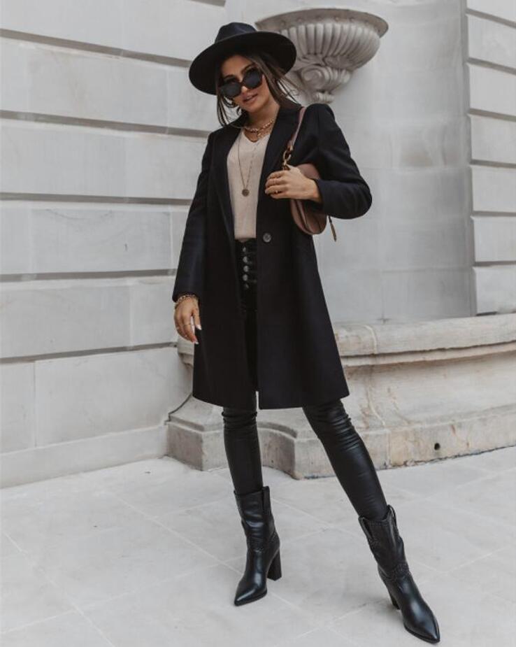 EB | The List Burgunder Mantel