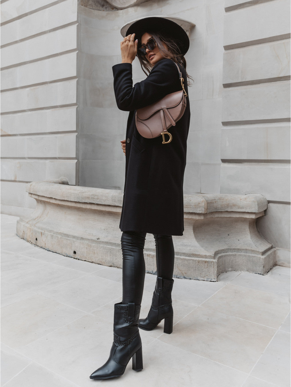 EB | The List Burgunder Mantel