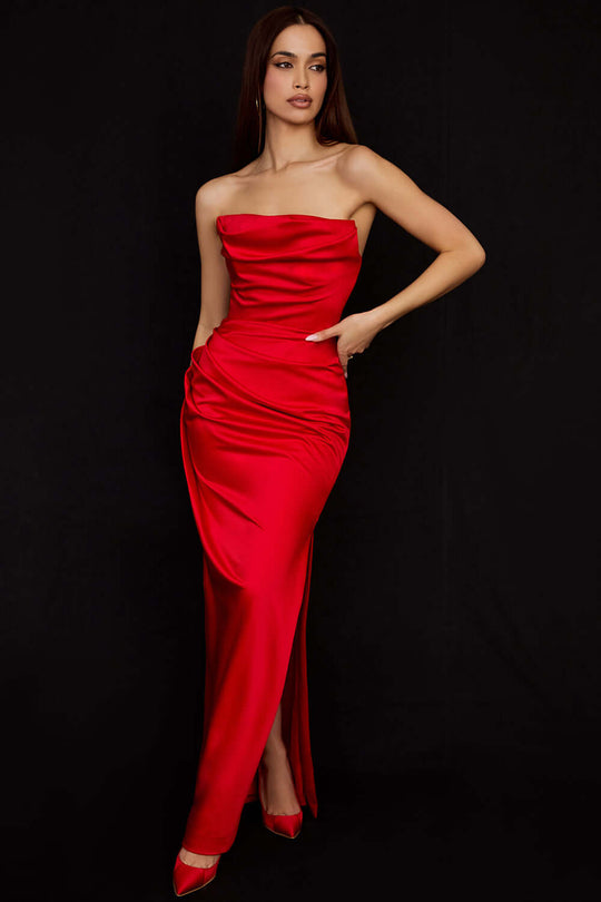 EB | Elegantes Kleid mit Verführerischem Schlitz