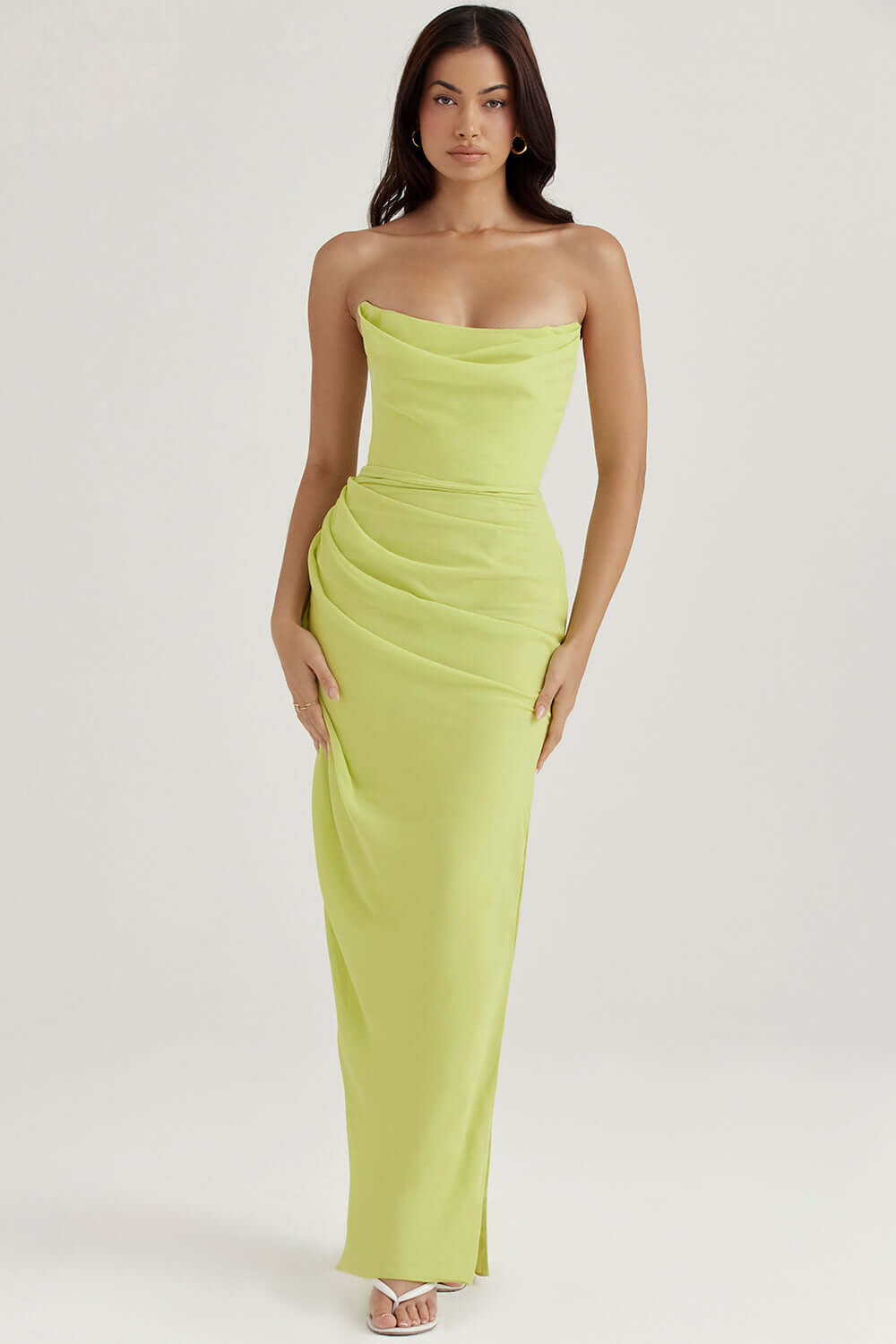 EB | Elegantes Kleid mit Verführerischem Schlitz
