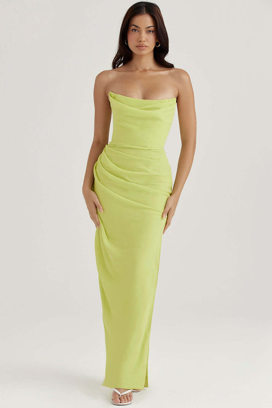EB | Elegantes Kleid mit Verführerischem Schlitz