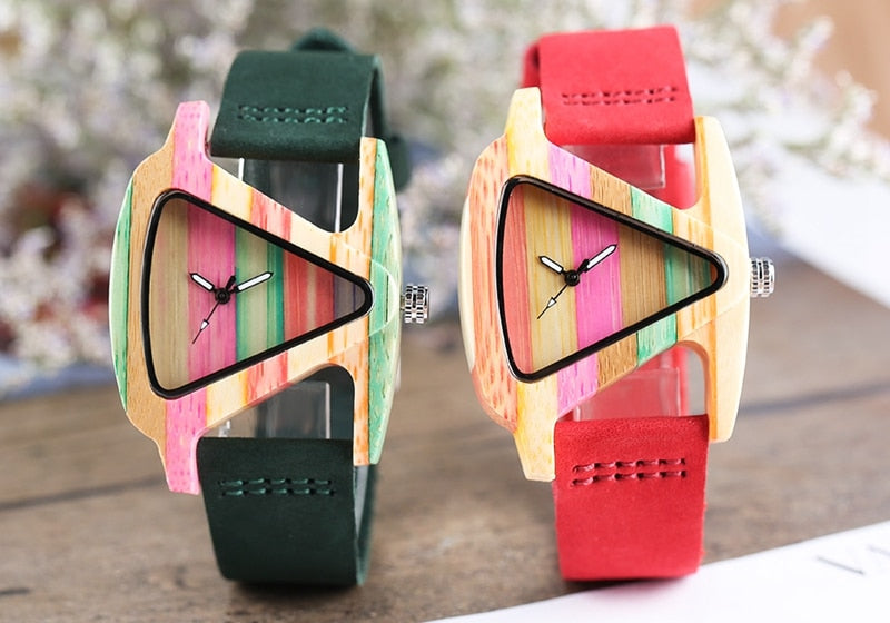 EB | Farbige Dreieck Bamboo Wood Uhr