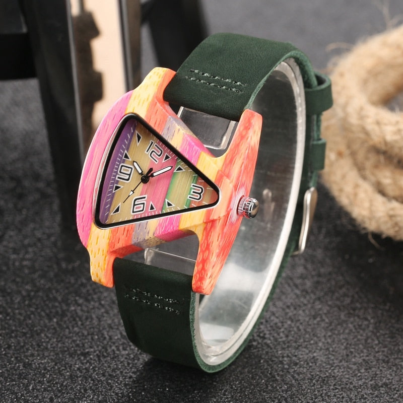 EB | Farbige Dreieck Bamboo Wood Uhr