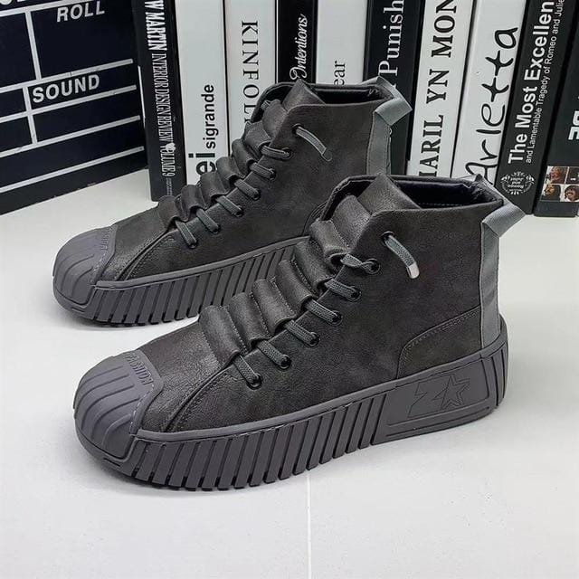 EB | Hohe Schnürstiefel im britischen Stil