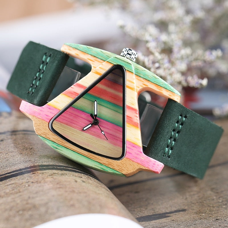 EB | Farbige Dreieck Bamboo Wood Uhr