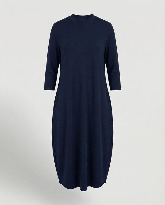 EB | Einfarbiges Kleid mit Rundhalsausschnitt und Tasche