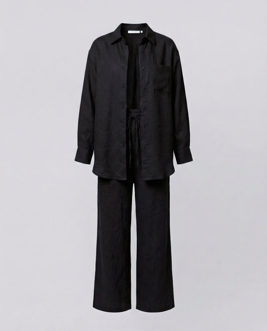 Damen Lässiges Leinen-Outfit mit weit geschnittenem Hemd und lockeren Hosen EB