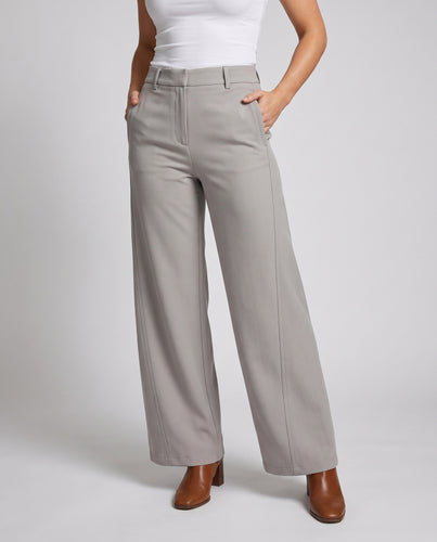 Damen Weit geschnittene Stoffhose mit modernen Details EB