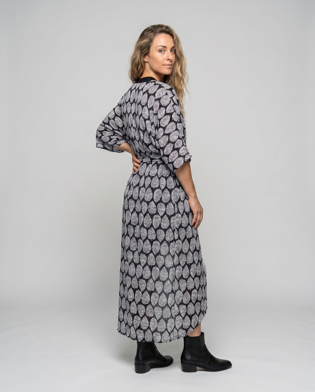 Product 15622868336970 - back_view