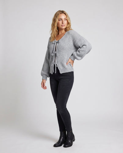 Damen Grobstrickjacke mit Kordelzug EB