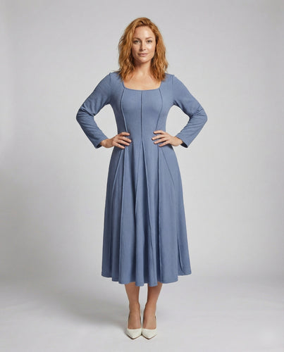 Damen schmeichelndes Midikleid mit Prinzessnähten