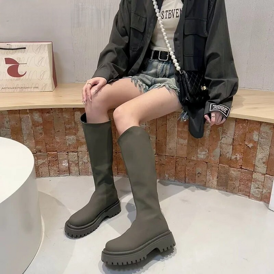 EB | Stiefel bis zum Knie