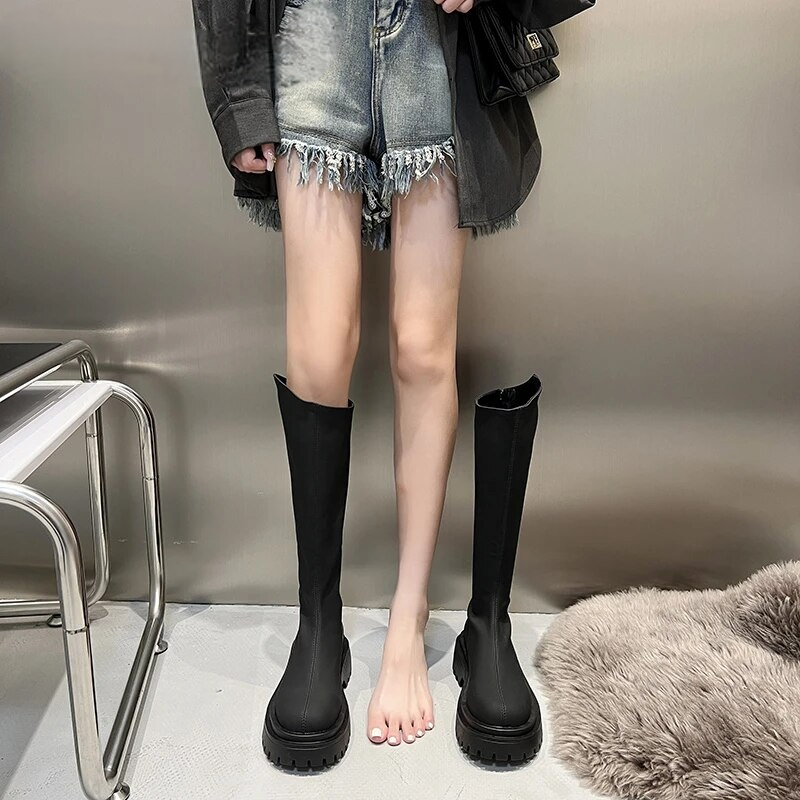 EB | Stiefel bis zum Knie