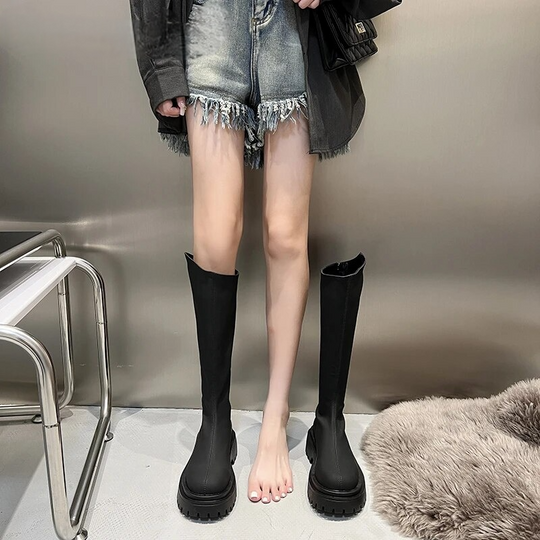 EB | Stiefel bis zum Knie