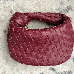 EB | Bordeaux Damenschultertasche mit Geflochtenem Design