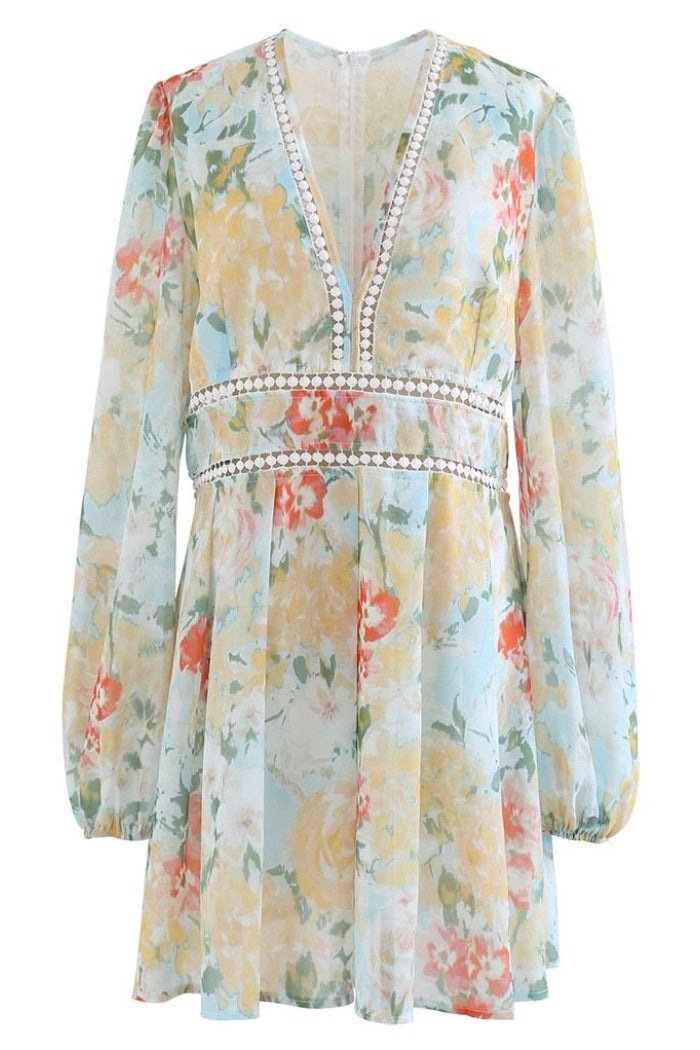 EB | Bedrucktes Minikleid mit V-Ausschnitt und Spitze