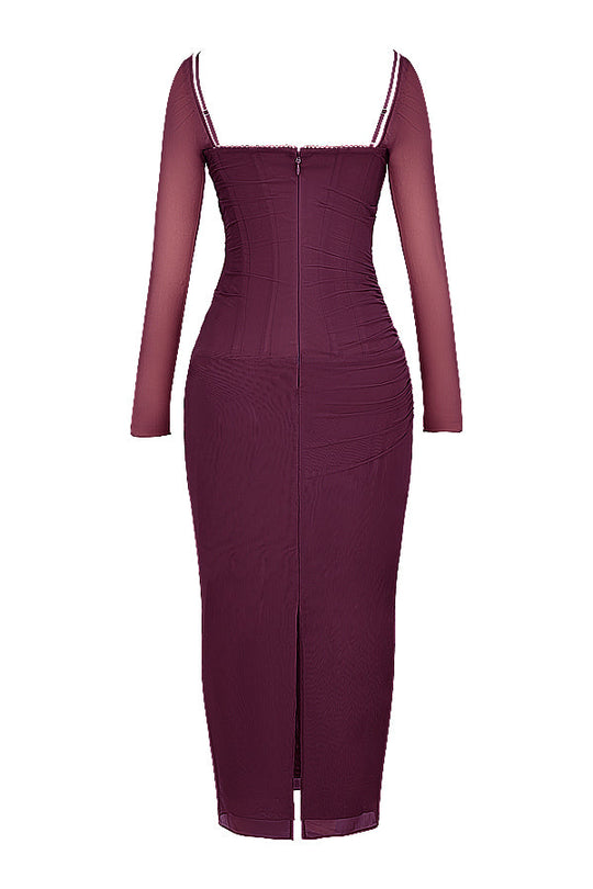 EB | Elegantes Maxikleid mit tiefem Ausschnitt und langen Ärmeln