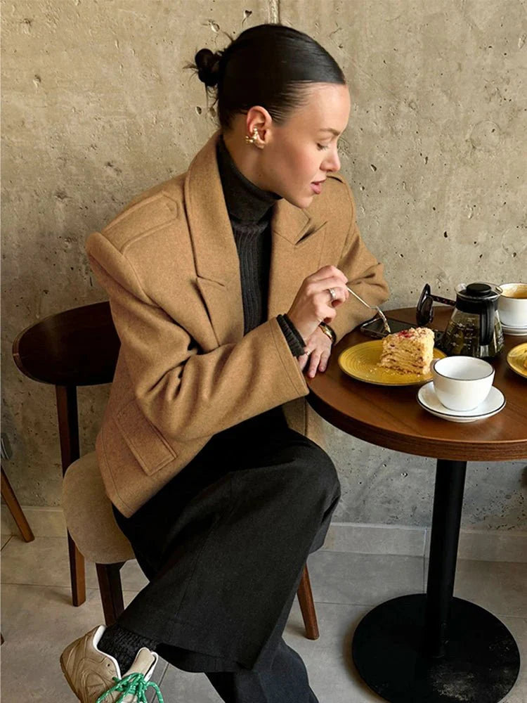 EB | Blazer mit Schulterpolstern
