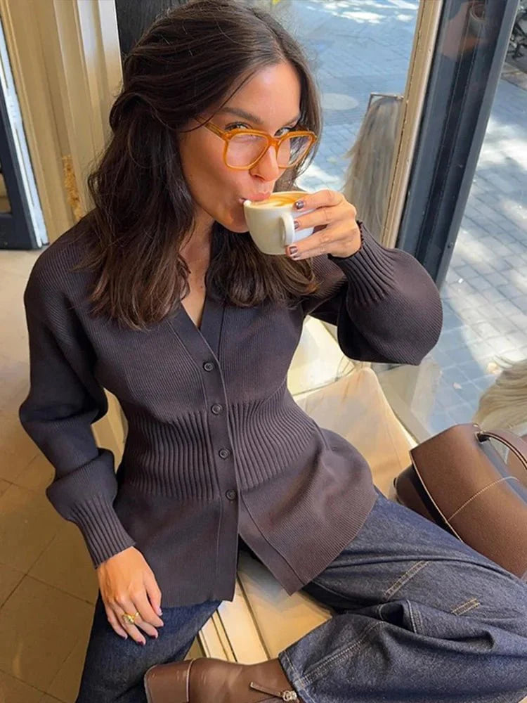 EB | Taillierter V-Ausschnitt Cardigan