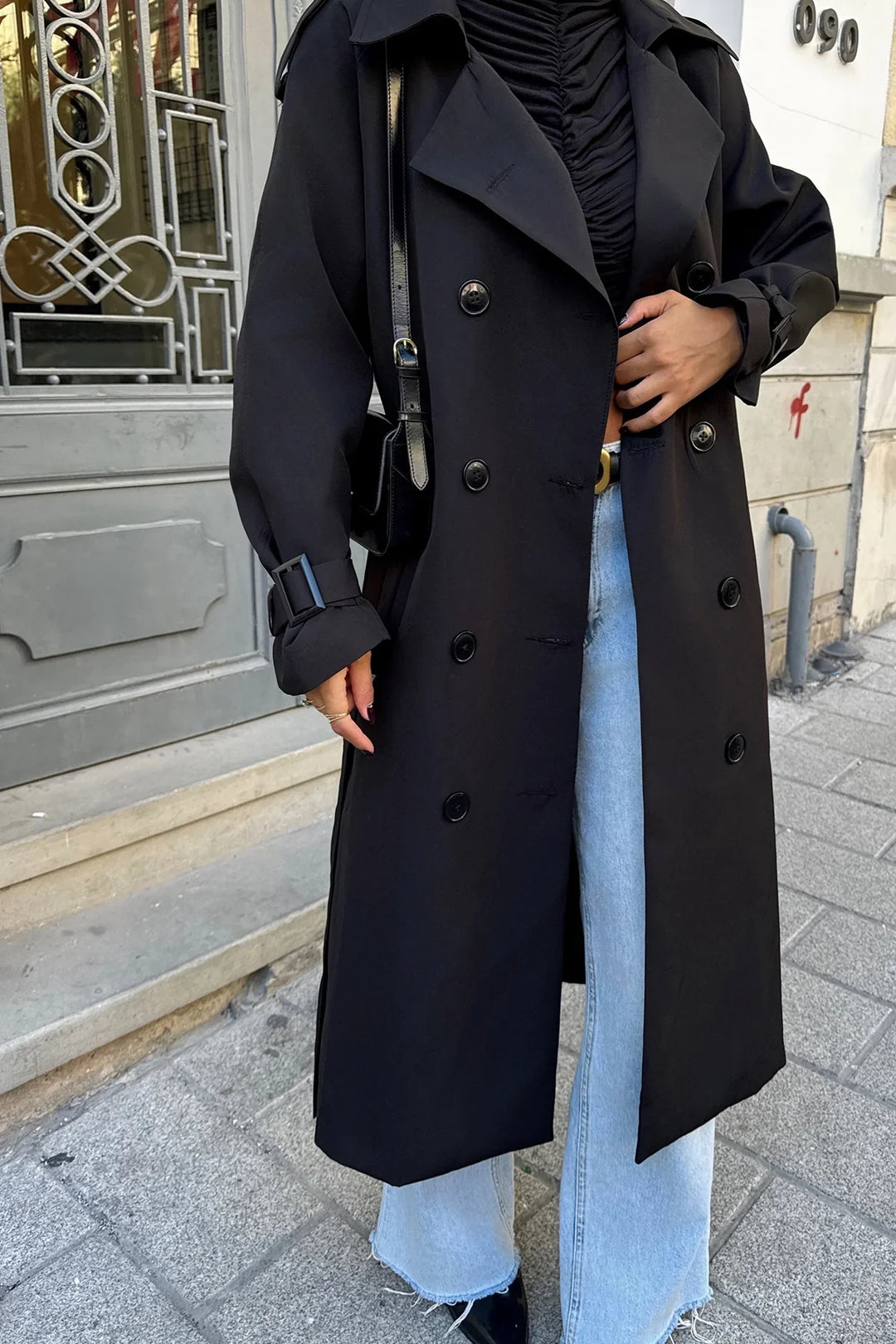 EB | Schwarzer Trenchcoat Im Eleganten Design für Damen