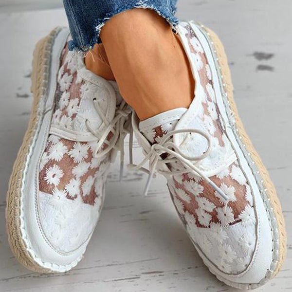 Bestickte Blümchen-Schuhe mit unterstützendem Fußbett – Lucine EB