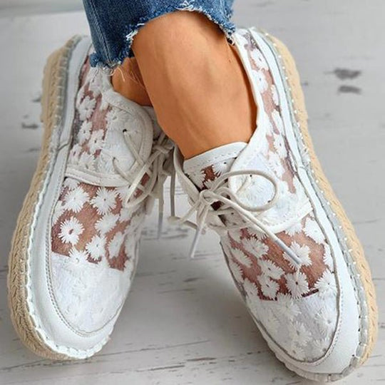 Bestickte Blümchen-Schuhe mit unterstützendem Fußbett – Lucine EB