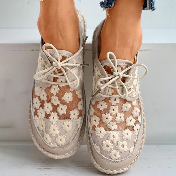 Bestickte Blümchen-Schuhe mit unterstützendem Fußbett – Lucine EB