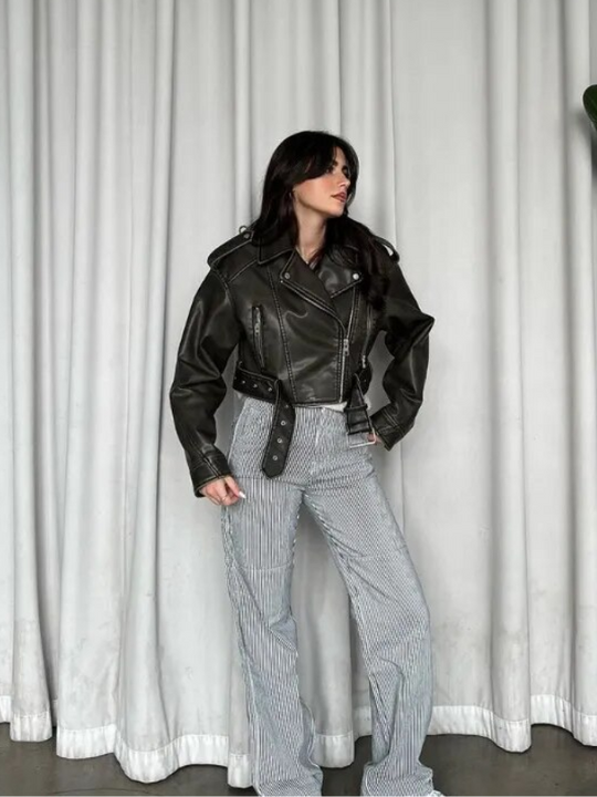 EB | Kurz Geschnittene Bikerjacke - Vintage & Stilvoll