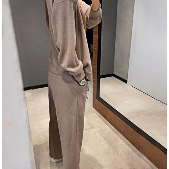 EB | Zweiteilig: Strickjacke mit Knopfleiste und passender Hose