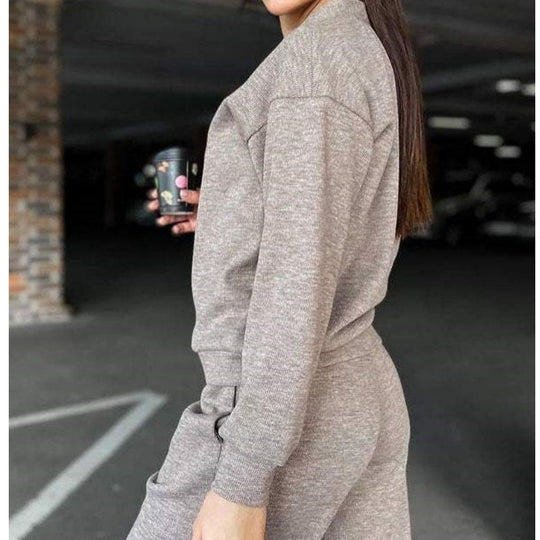 EB | Zweiteilig: Strickjacke mit Knopfleiste und passender Hose