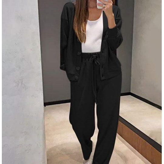EB | Zweiteilig: Strickjacke mit Knopfleiste und passender Hose