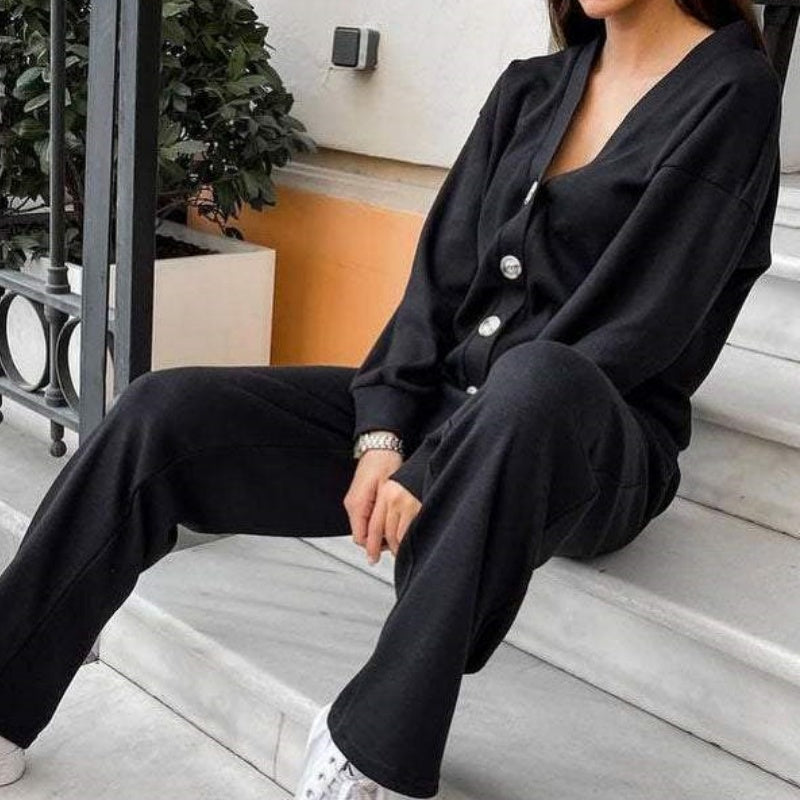 EB | Zweiteilig: Strickjacke mit Knopfleiste und passender Hose