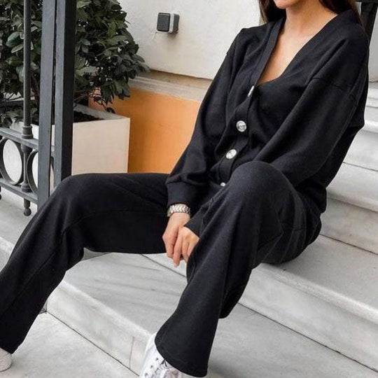 EB | Zweiteilig: Strickjacke mit Knopfleiste und passender Hose