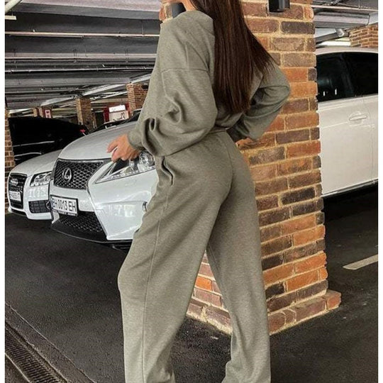 EB | Zweiteilig: Strickjacke mit Knopfleiste und passender Hose