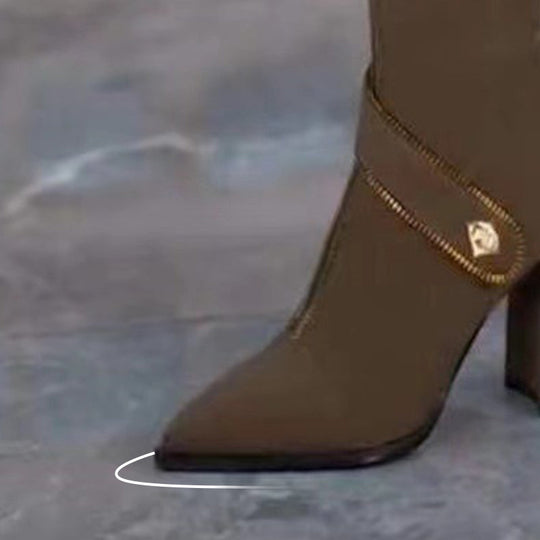 Zeitlose Statement-Stiefel mit spitzer Form EB EB