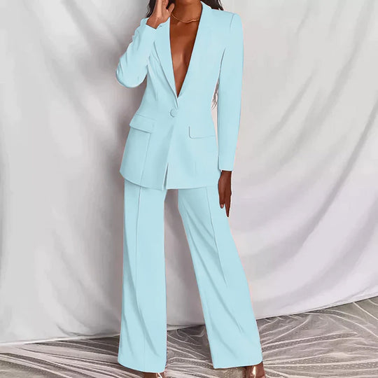EB | Elegantes Ensemble Bestehend Aus Einem Edlen Blazer und Einer Eleganten Hose