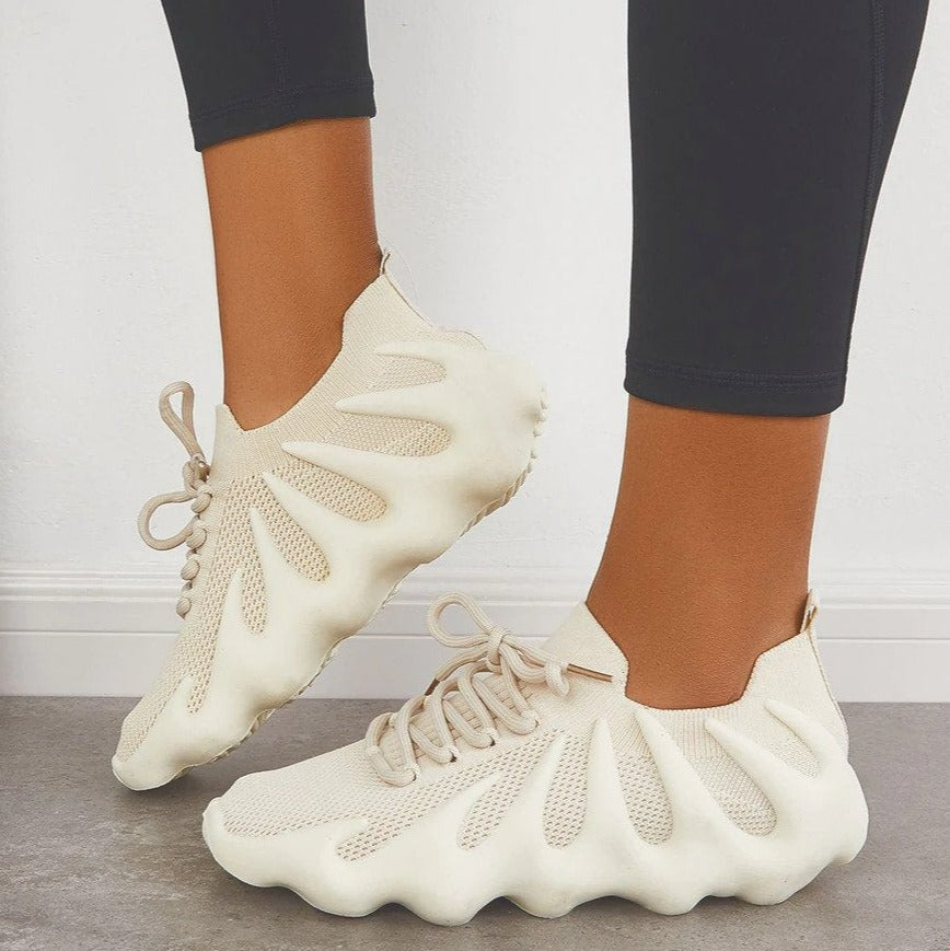 stylische Turnschuhe EB