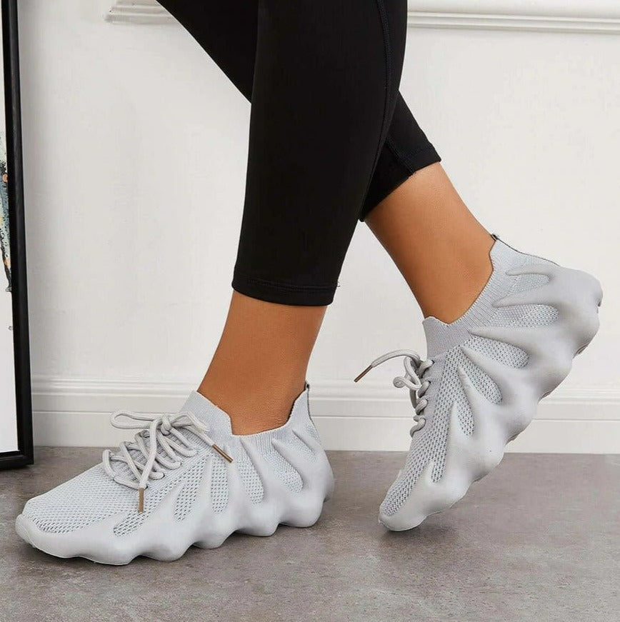 stylische Turnschuhe EB