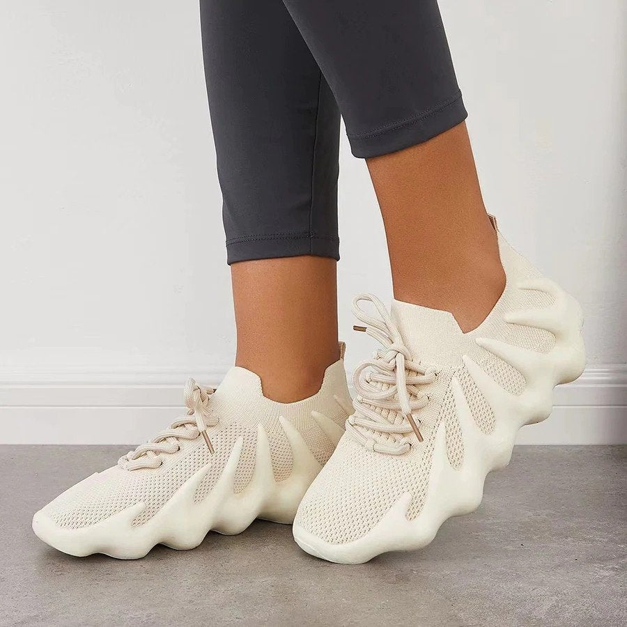 stylische Turnschuhe EB